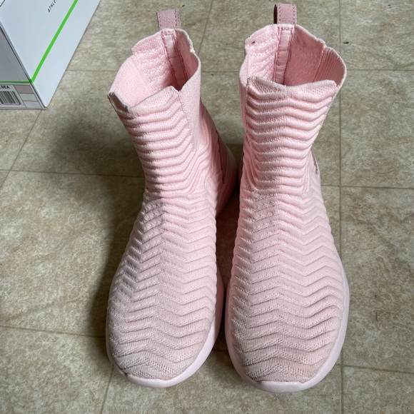 APL pink Techloom Chelsea booties / sneakers - Picture 2 of 5